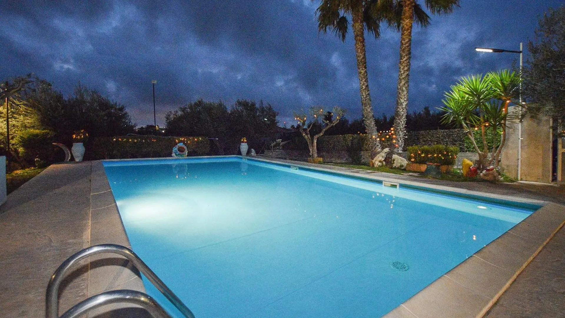 Amazing Apartment In Comiso With Swimming Pool